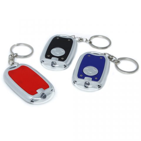 Brinde chaveiro lanterna em plástico personalizado.