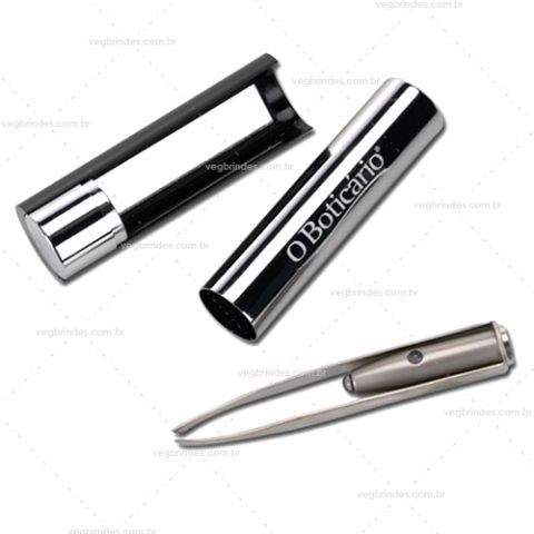 Brinde pinça com luz e espelho personalizado.