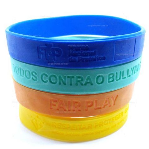 Brindes pulseiras emborrachadas personalizadas.