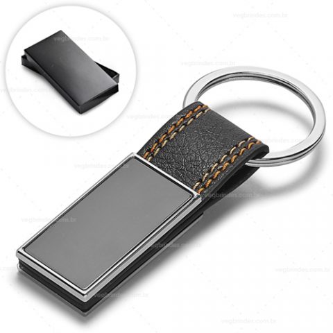 Brindes chaveiros em metal e couro personalizados.