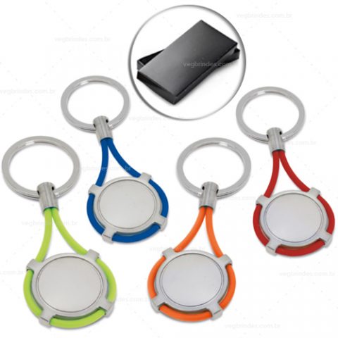 Brindes chaveiros em metal e silicone personalizados.
