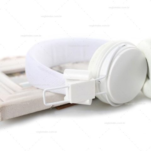 Brindes fones de ouvido personalizados.