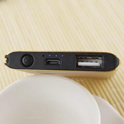 Brindes carregadores portáteis 5600mAh personalizados.