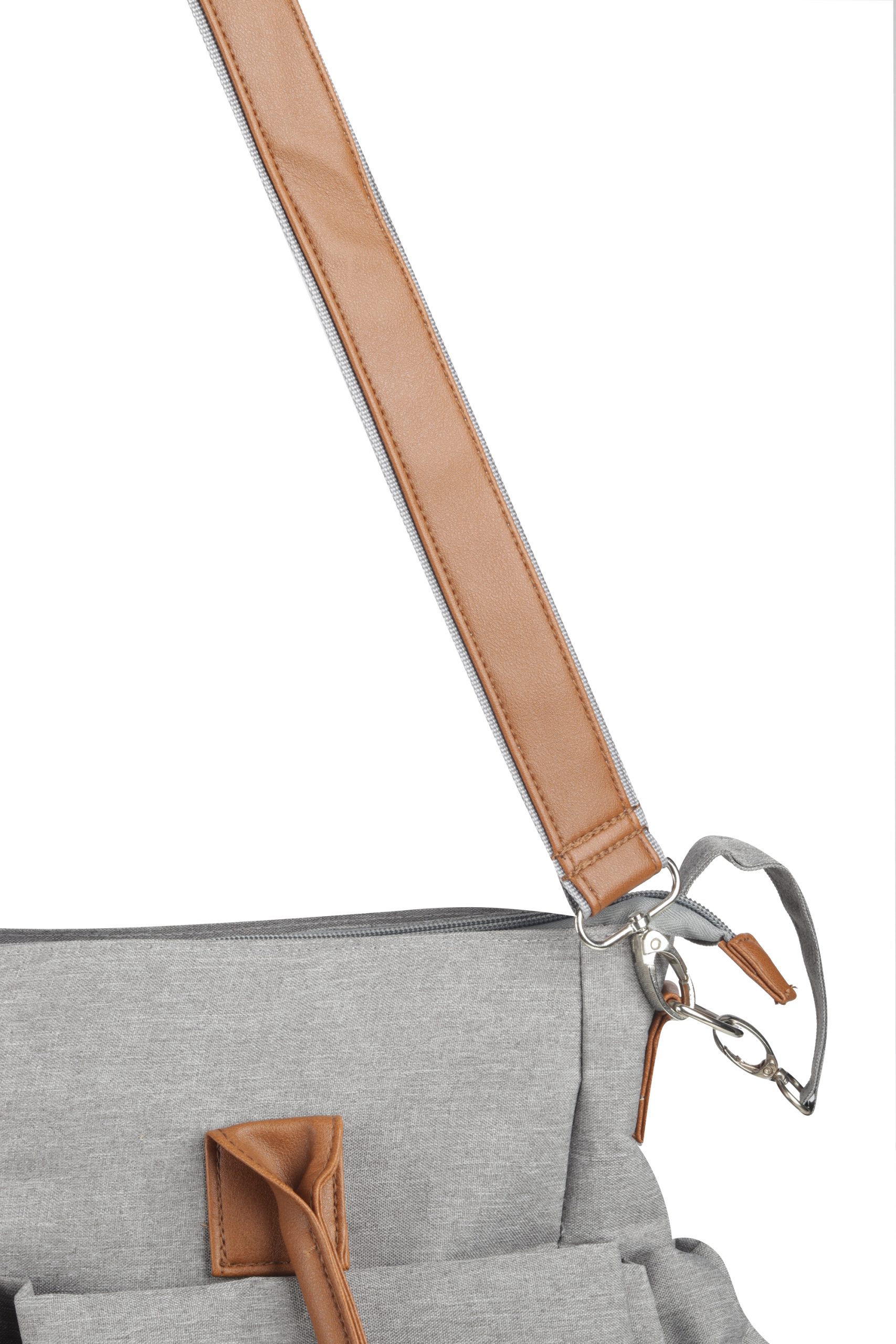 Brinde Bolsa Poliéster Multifuncional 25 litros Personalizada. Brinde Bolsa Poliéster Multifuncional 25 litros Personalizada.