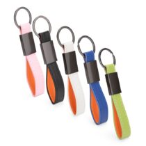 Brinde Chaveiro em Metal e Couro Sintético Personalizado - Veg Brindes Curitiba Personalizados.