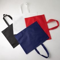Brinde Sacola de TNT Personalizada - Veg Brindes. Brinde Sacola de TNT Personalizada - Veg Brindes.